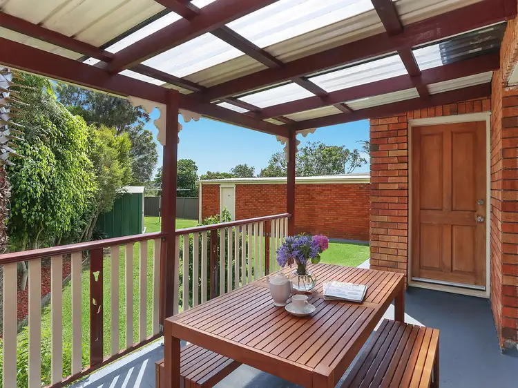 81 Hopewood Crescent