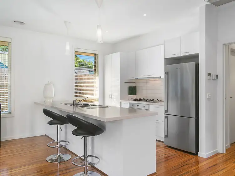 2/27 Portsmouth Street, Mount Waverley VIC 3149