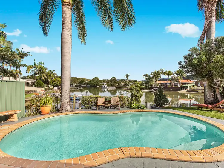 4 Bradshaw Drive, Currumbin Waters QLD 4223