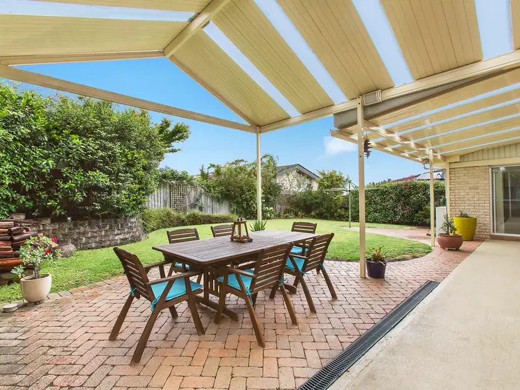 15 Kanangra Drive, Thirroul NSW 2515