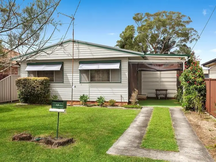 13 Dorothy Avenue, Woy Woy NSW 2256