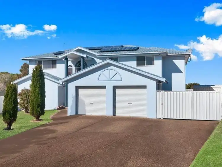 1 Brigantine Place, Caves Beach NSW 2281