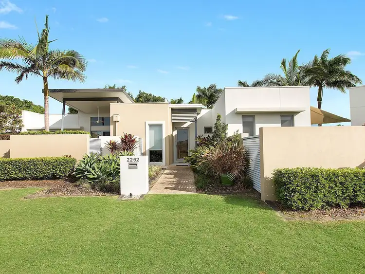 2252 Glengallon Way, Hope Island QLD 4212