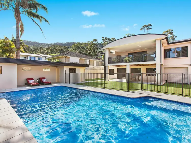 9 Nardoo Crescent, Thirroul NSW 2515
