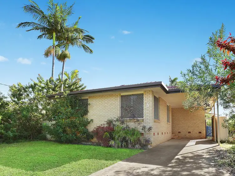 Second view of Homely house listing, 5 Michelle Court, Cleveland QLD 4163