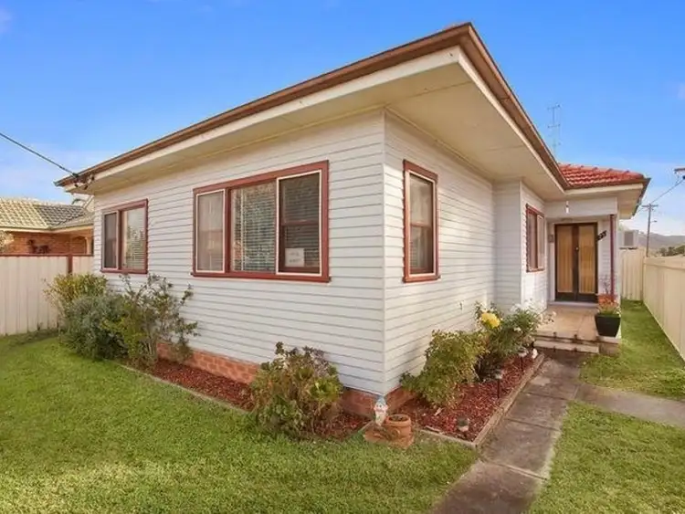 75 Barrenjoey Road, Ettalong Beach NSW 2257