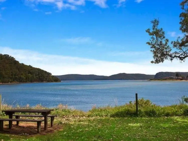 332A Ocean View Road, Ettalong Beach NSW 2257