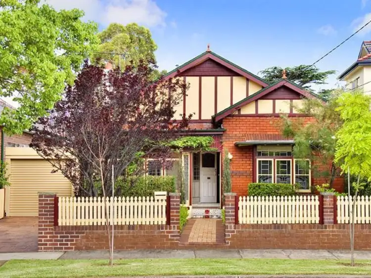 19 Lenore Street, Russell Lea NSW 2046