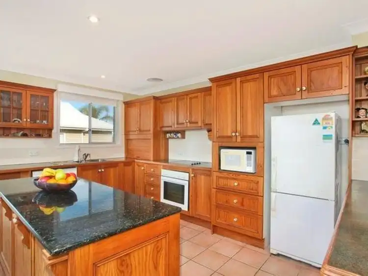 27 Park Avenue, Caves Beach NSW 2281