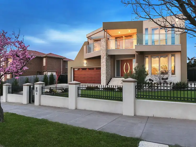 32 Aikman Crescent, Chadstone VIC 3148
