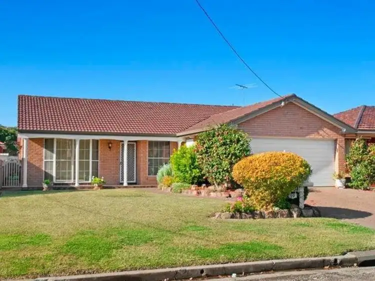 19 Lynn Place, Speers Point NSW 2284