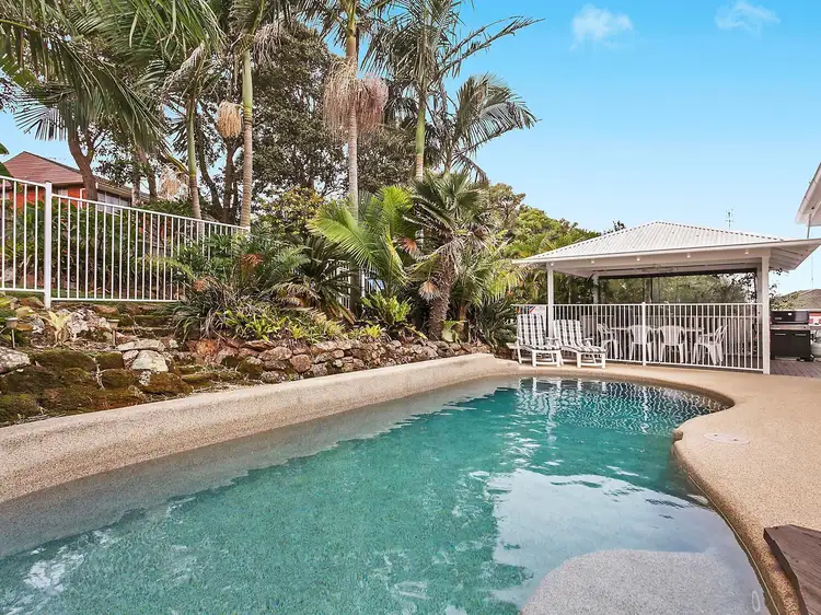10 Copper Valley Close, Caves Beach NSW 2281