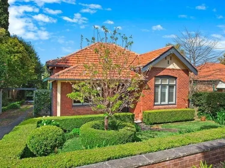 11 Ferncourt Avenue, Roseville NSW 2069