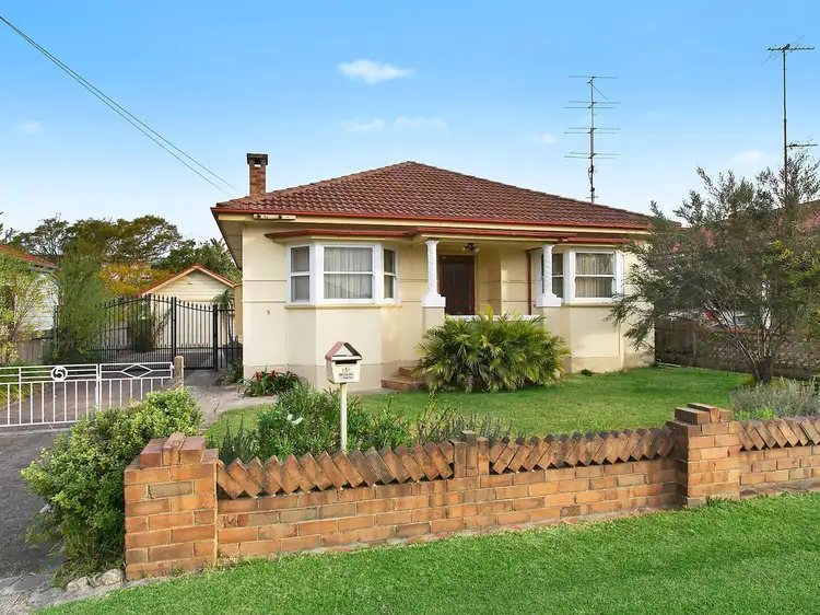 5 Glossop Street, Towradgi NSW 2518
