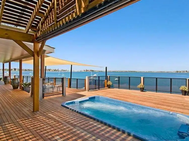 156 Ross Street, Belmont NSW 2280