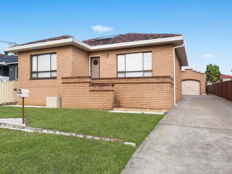 43 Lakeview Parade, Primbee NSW 2502