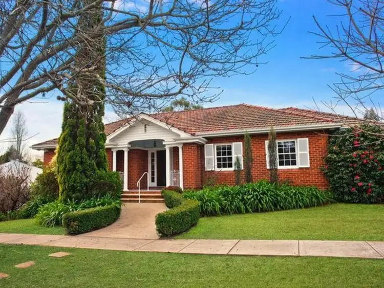 2 Lincoln Road, St Ives NSW 2075
