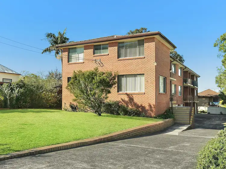 Main view of Homely apartment listing, 2/10 Thomas Street, Corrimal NSW 2518