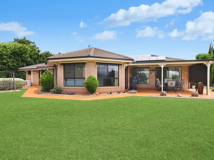 8 Donaghy Court, Highfields QLD 4352