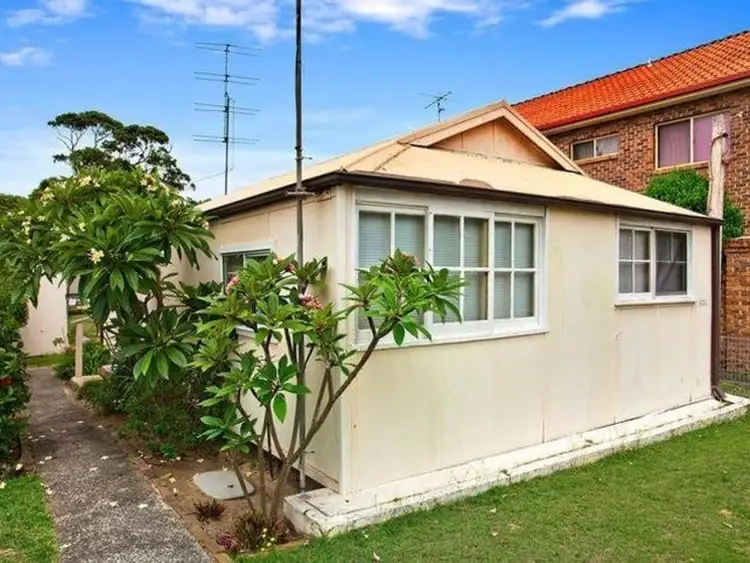 328 Ocean View Road, Ettalong Beach NSW 2257