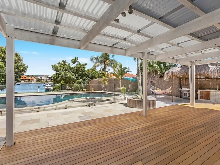 20 Bermuda Street, Broadbeach Waters QLD 4218