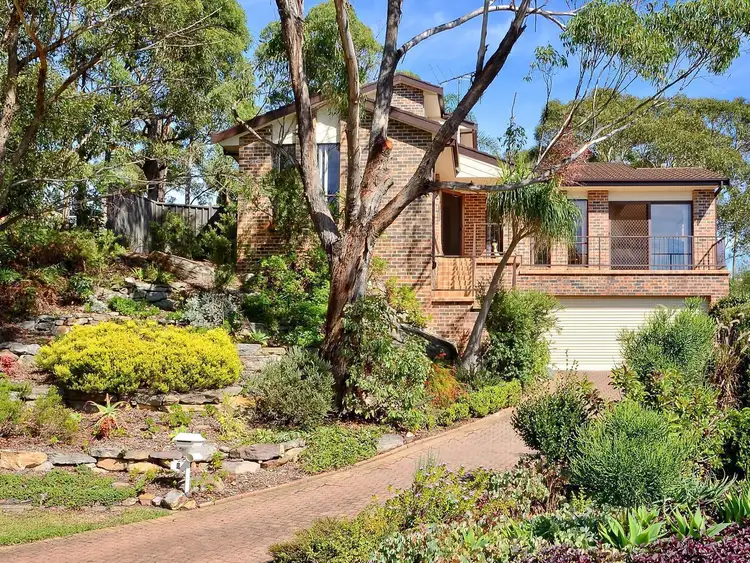 6 Renard Close, Illawong NSW 2234