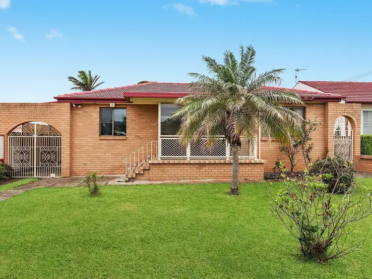 42 Thomas Street, Lake Illawarra NSW 2528