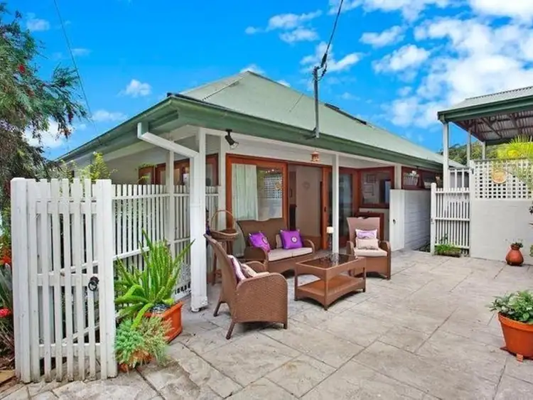 2 Solander Road, Avoca Beach NSW 2251