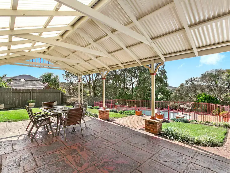 28 Deenyi Close, Cordeaux Heights NSW 2526
