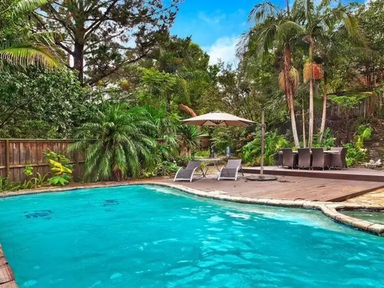 12 Woodbury Road, St Ives NSW 2075