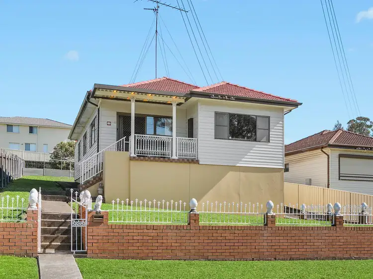18 Ranchby Avenue, Lake Heights NSW 2502