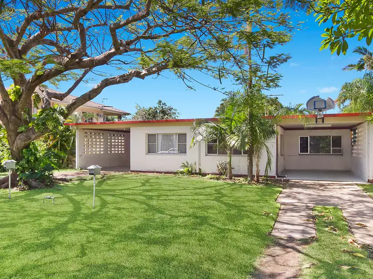 16 Bay Street, Pallarenda QLD 4810