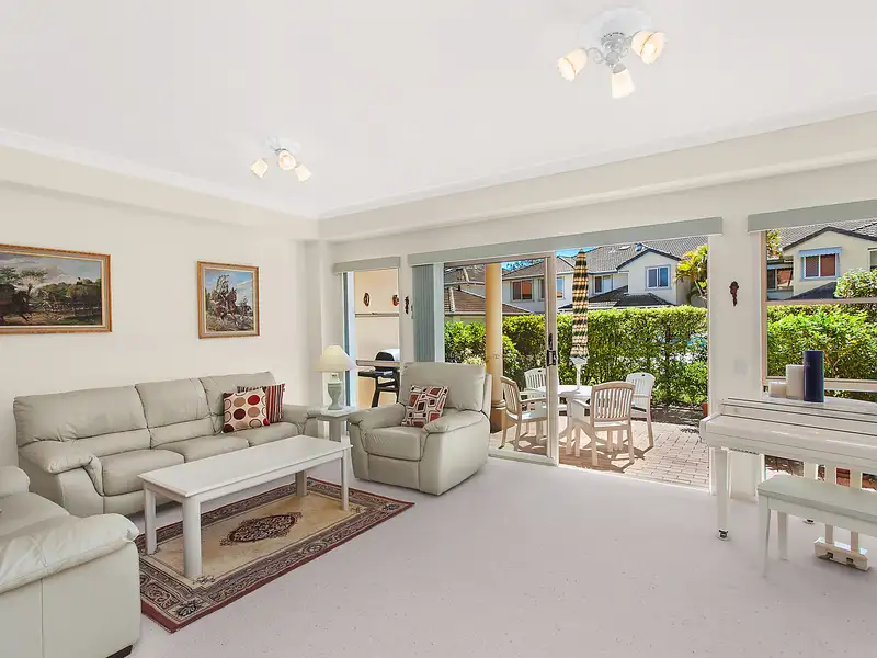 Main view of Homely villa listing, 2/5 Bronberg Court, Bundall QLD 4217