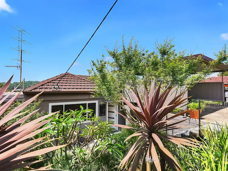 Second view of Homely house listing, 27 Outlook Drive, Figtree NSW 2525
