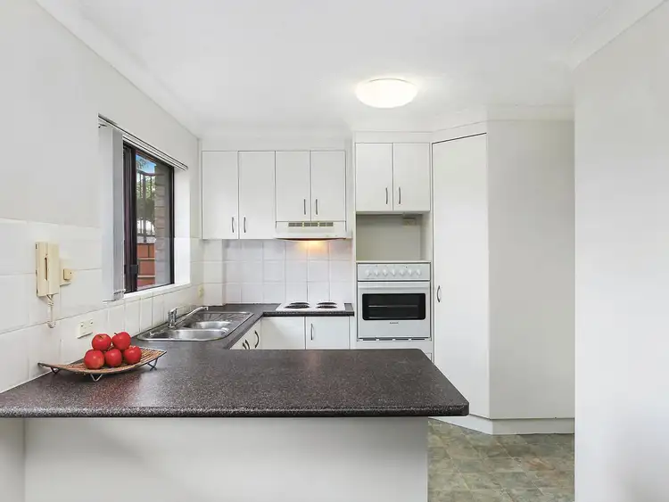 Third view of Homely apartment listing, 2/7 Barrett Street, Tweed Heads West NSW 2485