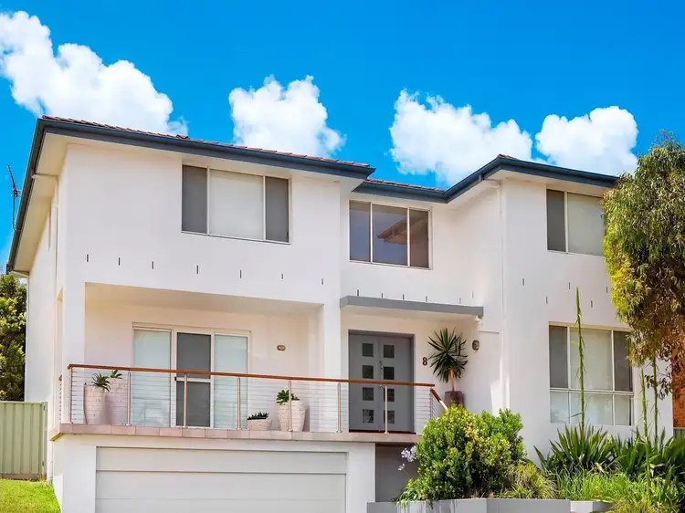 8 Seabreeze Place, Thirroul NSW 2515