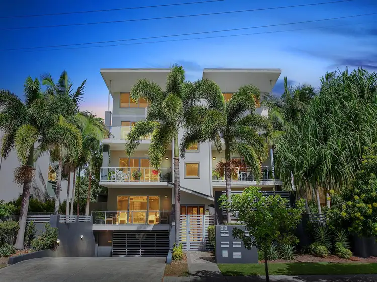 2/28 Parker Street, Labrador QLD 4215