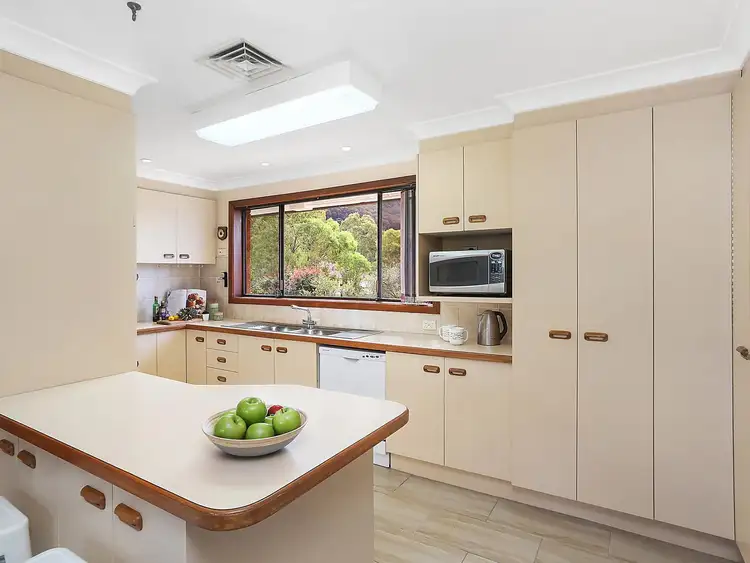 Fifth view of Homely house listing, 8 Carlon Crescent, Farmborough Heights NSW 2526