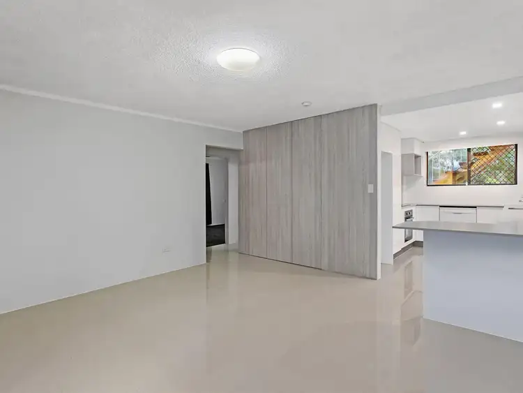 6/2 Mawarra Street, Palm Beach QLD 4221
