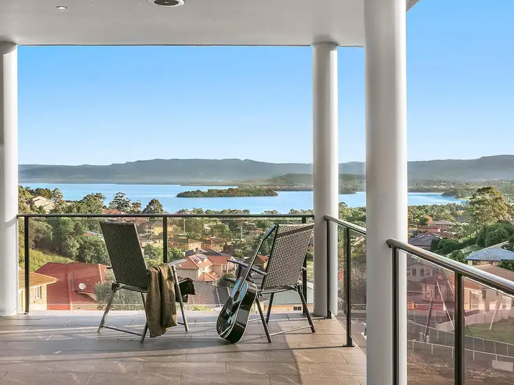 4 Jacana Place, Lake Heights NSW 2502