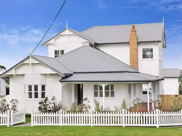 9 Woodland Avenue, Thirroul NSW 2515