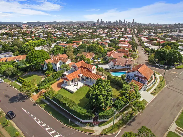 29 Welwyn Crescent, Coorparoo QLD 4151