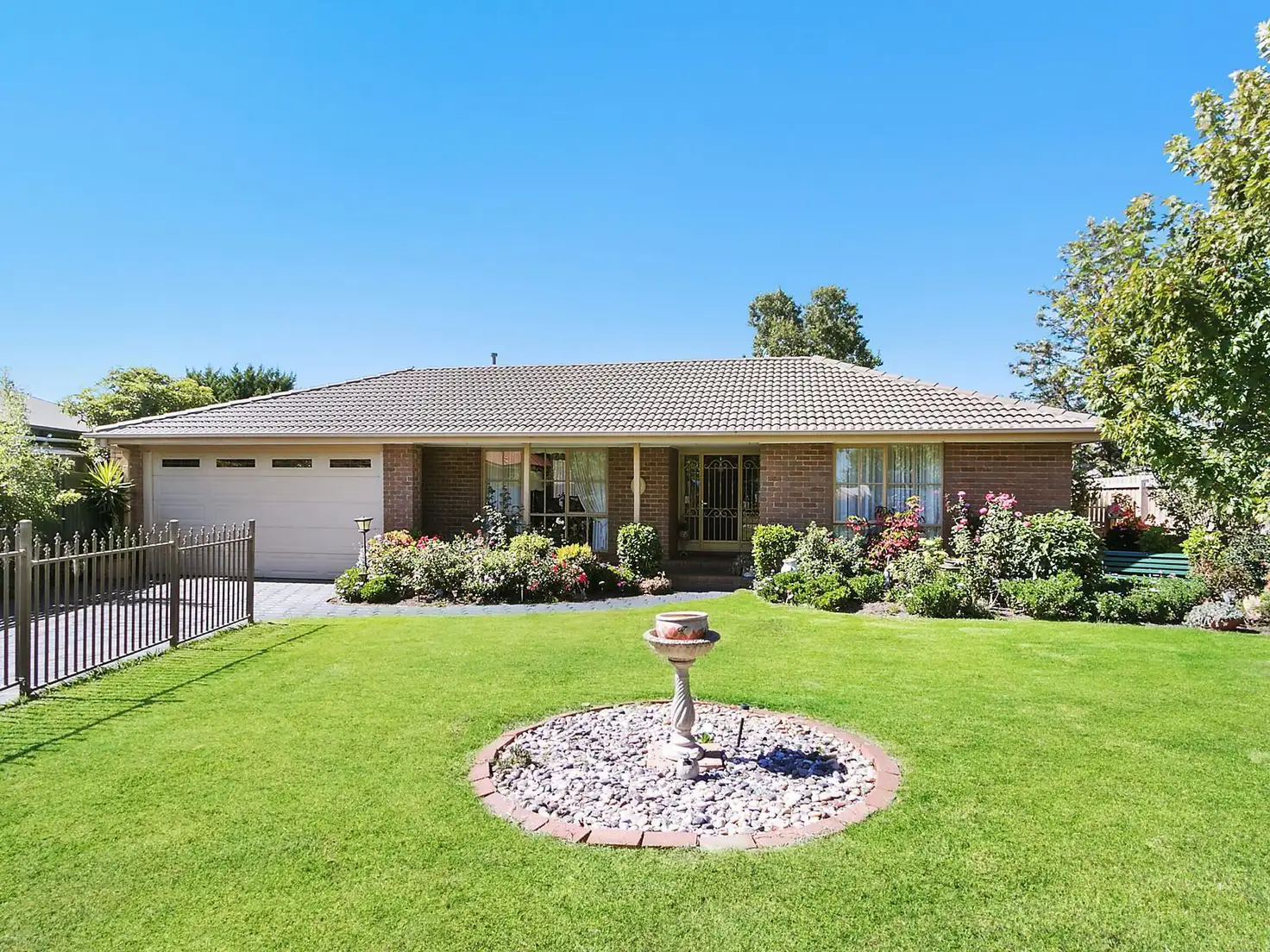 Main view of Homely house listing, 8 Como Close, Croydon VIC 3136