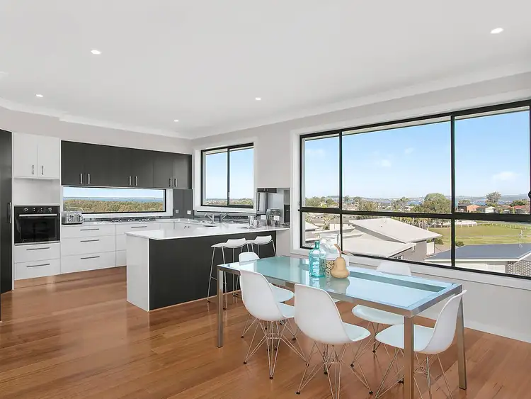 17 Brooks Terrace, Kanahooka NSW 2530