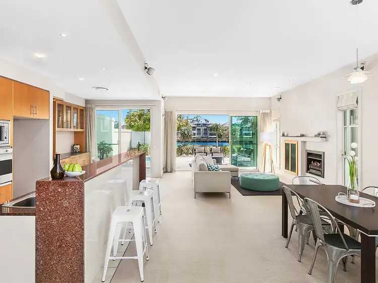 704 Glades Drive, Robina QLD 4226