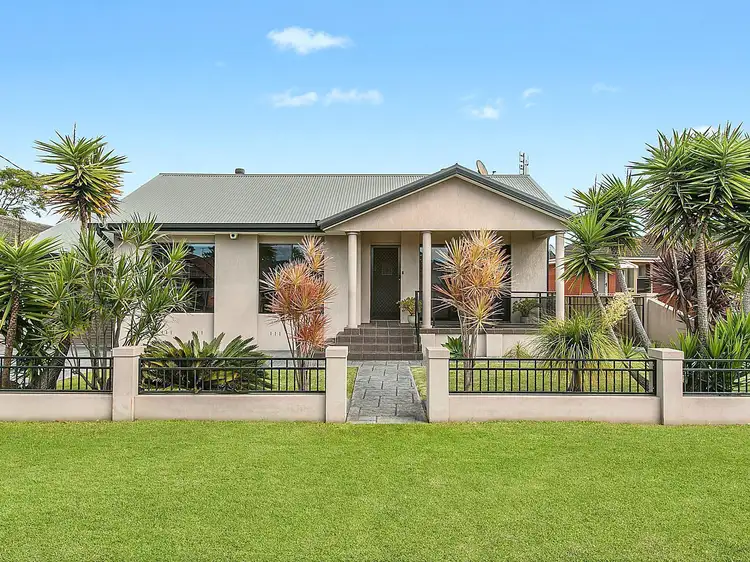 Main view of Homely house listing, 6 Grafton Avenue, Figtree NSW 2525