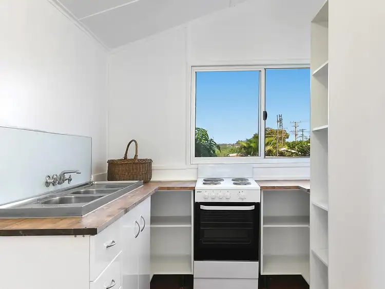 8 Percy Ford Street, Cooee Bay QLD 4703