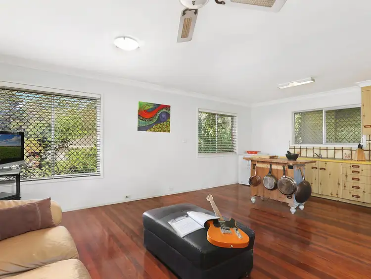 Third view of Homely house listing, 5 Michelle Court, Cleveland QLD 4163
