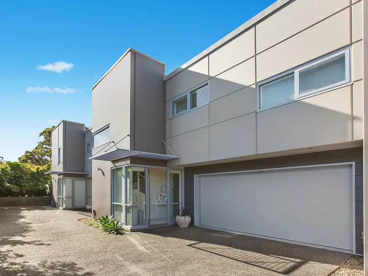 2/12 Mackie Street, Coniston NSW 2500