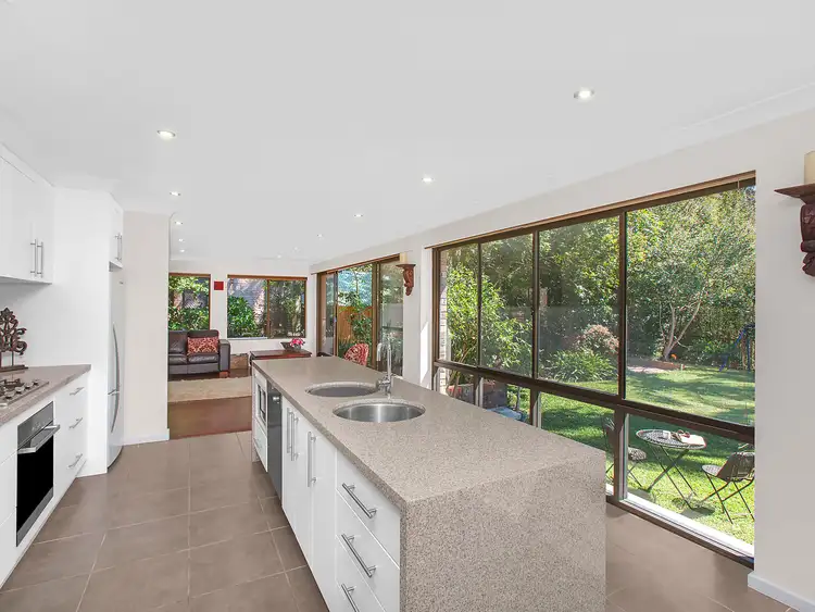 1 Stafford Lane, Mount Kembla NSW 2526